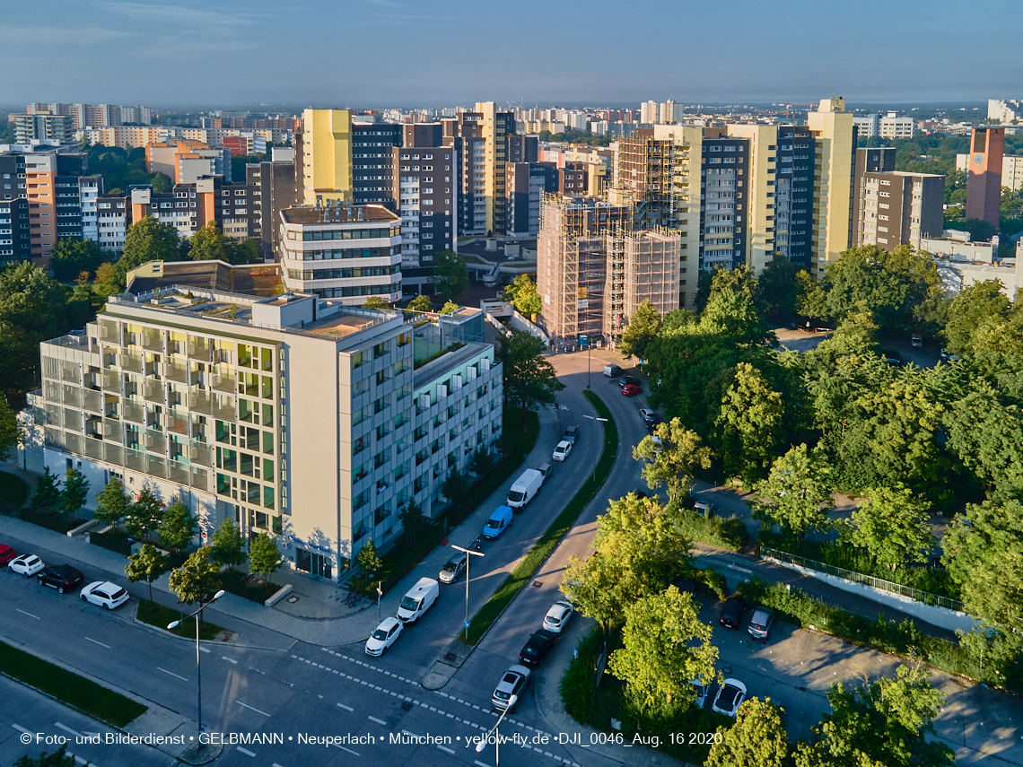 16.08.2020 Marx-Zentrum und Wohnanlage Karl-Marx-Ring 52-62 in Neuperlach
