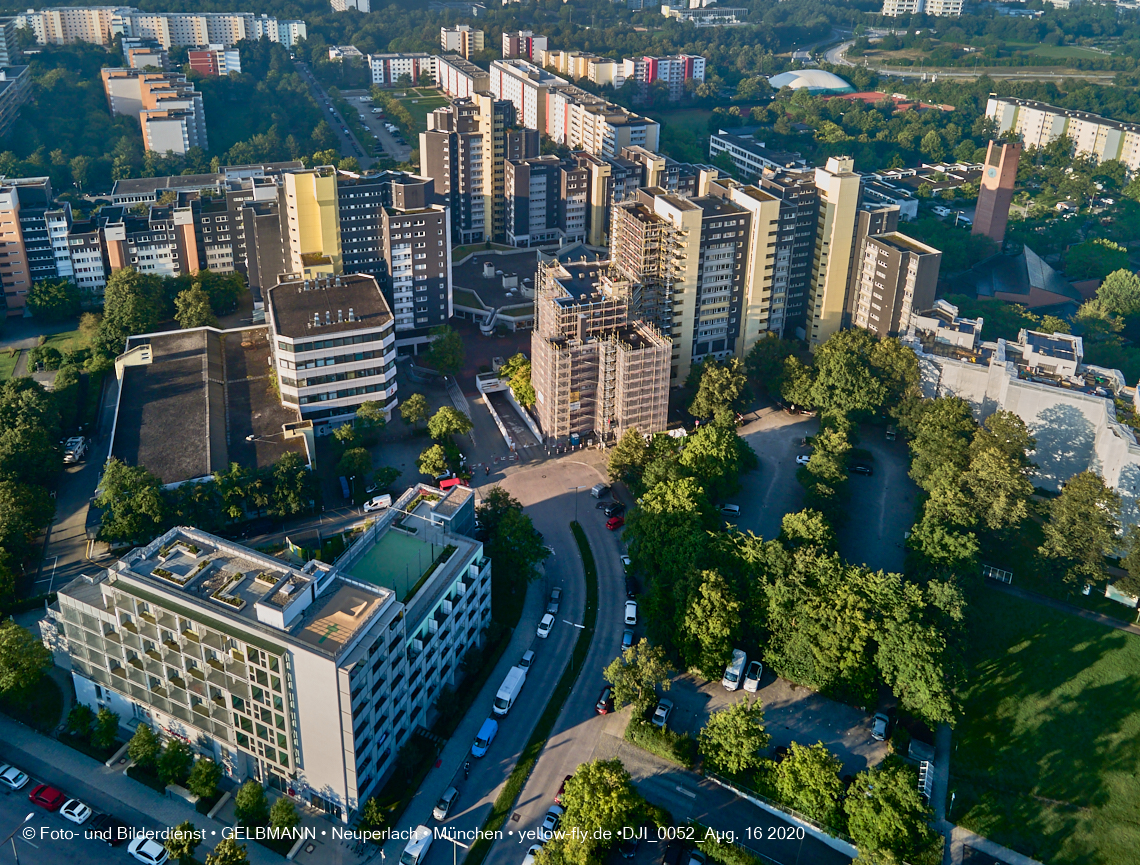 16.08.2020 Marx-Zentrum und Wohnanlage Karl-Marx-Ring 52-62 in Neuperlach
