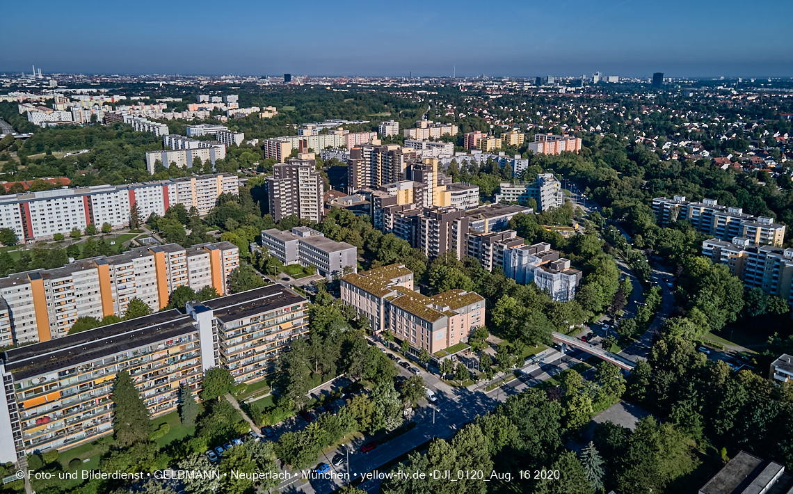 16.08.2020 Marx-Zentrum und Wohnanlage Karl-Marx-Ring 52-62 in Neuperlach