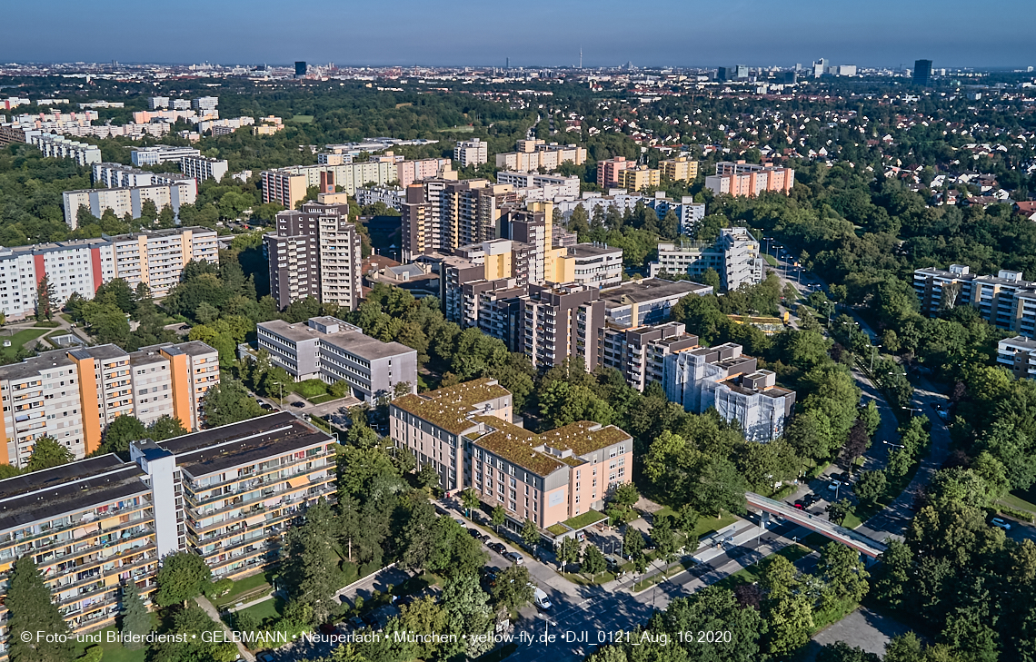 16.08.2020 Marx-Zentrum und Wohnanlage Karl-Marx-Ring 52-62 in Neuperlach