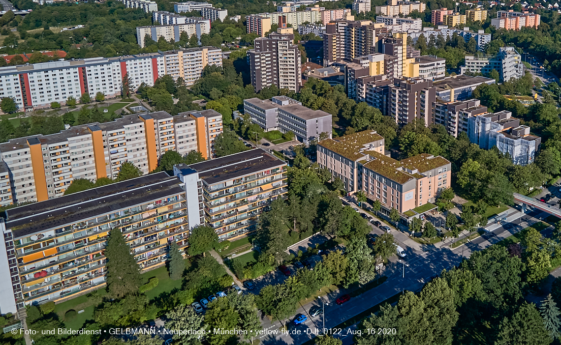16.08.2020 Marx-Zentrum und Wohnanlage Karl-Marx-Ring 52-62 in Neuperlach