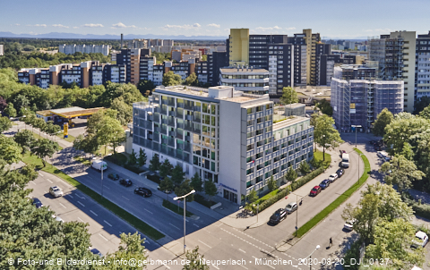 20.08.2020 - Marx-Zentrum und Karl-Marx-Ring 52-62 und Studentenwohnheim in Neuperlach