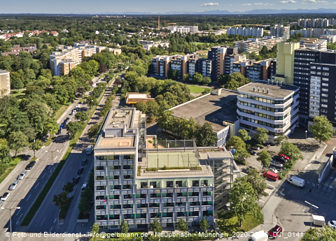 20.08.2020 - Marx-Zentrum und Karl-Marx-Ring 52-62 und Studentenwohnheim in Neuperlach