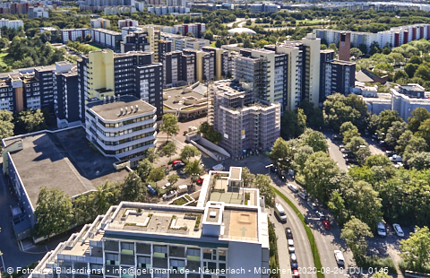 20.08.2020 - Marx-Zentrum und Karl-Marx-Ring 52-62 und Studentenwohnheim in Neuperlach