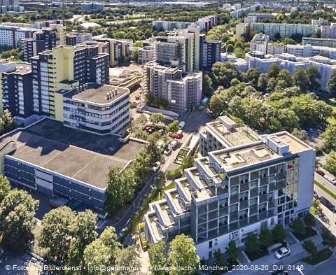 20.08.2020 - Marx-Zentrum und Karl-Marx-Ring 52-62 und Studentenwohnheim in Neuperlach