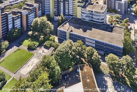 20.08.2020 - Marx-Zentrum und Karl-Marx-Ring 52-62 und Studentenwohnheim in Neuperlach