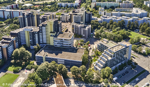 20.08.2020 - Marx-Zentrum und Karl-Marx-Ring 52-62 und Studentenwohnheim in Neuperlach