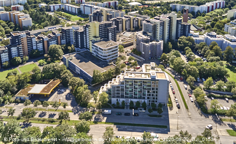 20.08.2020 - Marx-Zentrum und Karl-Marx-Ring 52-62 und Studentenwohnheim in Neuperlach