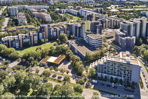 20.08.2020 - Marx-Zentrum und Karl-Marx-Ring 52-62 und Studentenwohnheim in Neuperlach