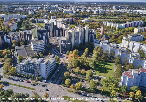 08.10.2020 - Marx-Zentrum und Karl-Marx-Ring 52-62 und Studentenwohnheim in Neuperlach