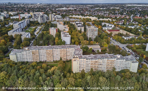 08.10.2020 - Marx-Zentrum und Karl-Marx-Ring 52-62 und Studentenwohnheim in Neuperlach