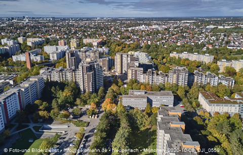 08.10.2020 - Marx-Zentrum und Karl-Marx-Ring 52-62 und Studentenwohnheim in Neuperlach