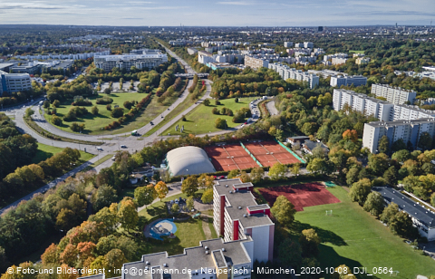 08.10.2020 - Marx-Zentrum und Karl-Marx-Ring 52-62 und Studentenwohnheim in Neuperlach