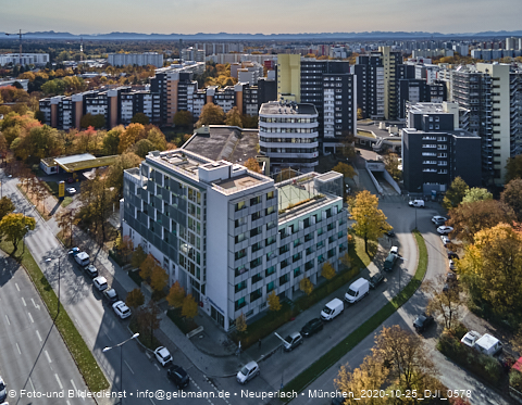 25.10.2020 - Marx-Zentrum und Karl-Marx-Ring 52-62 und Studentenwohnheim in Neuperlach