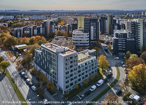 25.10.2020 - Marx-Zentrum und Karl-Marx-Ring 52-62 und Studentenwohnheim in Neuperlach