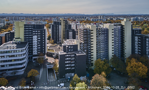 25.10.2020 - Marx-Zentrum und Karl-Marx-Ring 52-62 und Studentenwohnheim in Neuperlach