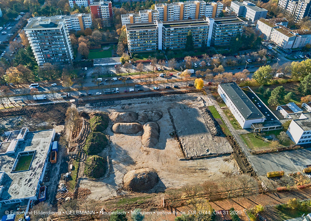 31.10.2020 - Grundschule am Karl-Marx-Ring von Oben in Neuperlach