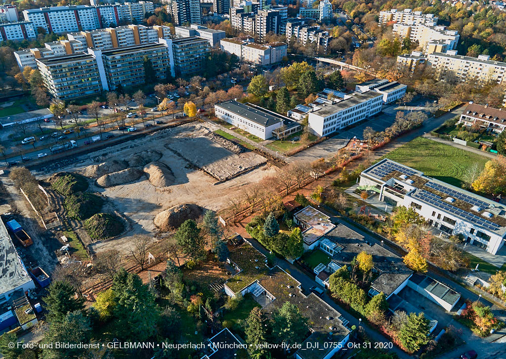 31.10.2020 - Grundschule am Karl-Marx-Ring von Oben in Neuperlach