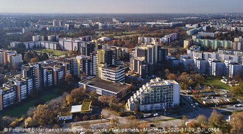 09.11.2020 - Marx-Zentrum und Karl-Marx-Ring 52-62 und Studentenwohnheim in Neuperlach