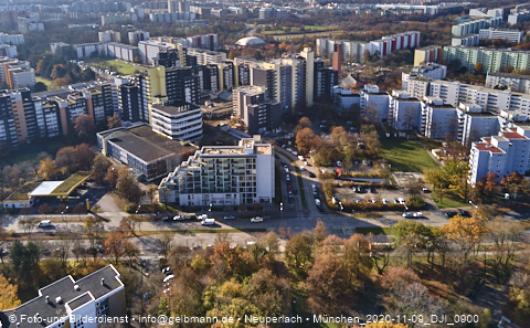 09.11.2020 - Marx-Zentrum und Karl-Marx-Ring 52-62 und Studentenwohnheim in Neuperlach