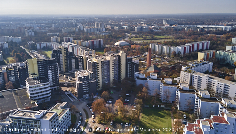 09.11.2020 - Marx-Zentrum und Karl-Marx-Ring 52-62 und Studentenwohnheim in Neuperlach