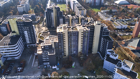 09.11.2020 - Marx-Zentrum und Karl-Marx-Ring 52-62 und Studentenwohnheim in Neuperlach