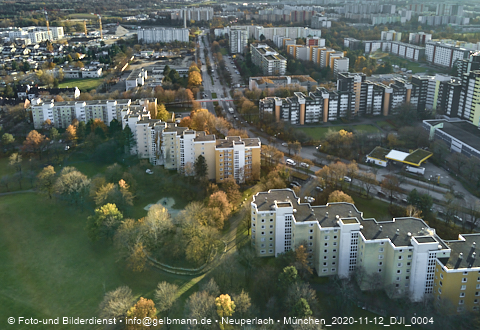 12.11.2020 - Marx-Zentrum und Karl-Marx-Ring 52-62 und Studentenwohnheim in Neuperlach