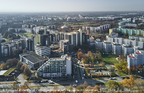 12.11.2020 - Marx-Zentrum und Karl-Marx-Ring 52-62 und Studentenwohnheim in Neuperlach