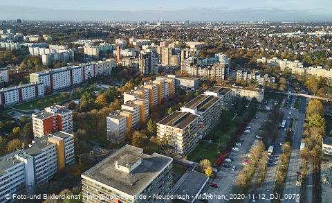 12.11.2020 - Marx-Zentrum und Karl-Marx-Ring 52-62 und Studentenwohnheim in Neuperlach