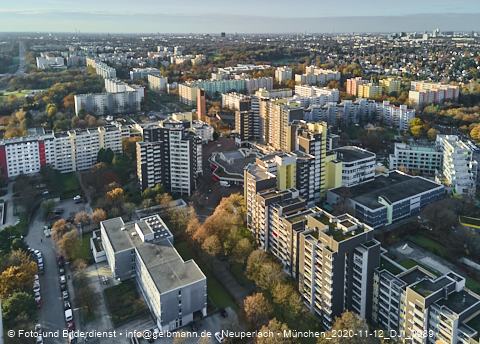 12.11.2020 - Marx-Zentrum und Karl-Marx-Ring 52-62 und Studentenwohnheim in Neuperlach