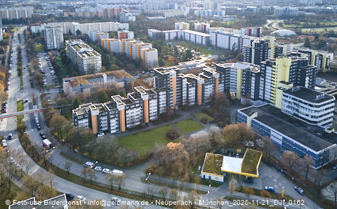 21.11.2020 - Marx-Zentrum und Karl-Marx-Ring 52-62 und Studentenwohnheim in Neuperlach