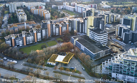 21.11.2020 - Marx-Zentrum und Karl-Marx-Ring 52-62 und Studentenwohnheim in Neuperlach