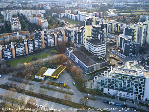 21.11.2020 - Marx-Zentrum und Karl-Marx-Ring 52-62 und Studentenwohnheim in Neuperlach