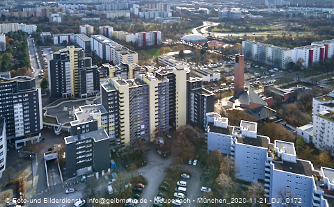 21.11.2020 - Marx-Zentrum und Karl-Marx-Ring 52-62 und Studentenwohnheim in Neuperlach