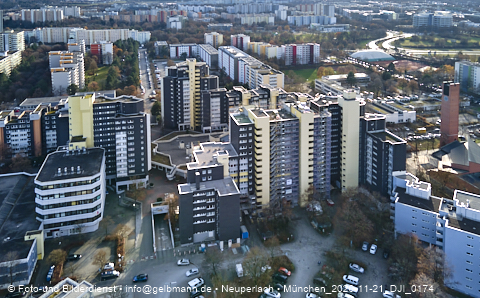 21.11.2020 - Marx-Zentrum und Karl-Marx-Ring 52-62 und Studentenwohnheim in Neuperlach