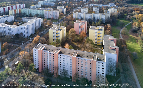 21.11.2020 - Marx-Zentrum und Karl-Marx-Ring 52-62 und Studentenwohnheim in Neuperlach