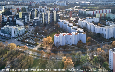 21.11.2020 - Marx-Zentrum und Karl-Marx-Ring 52-62 und Studentenwohnheim in Neuperlach