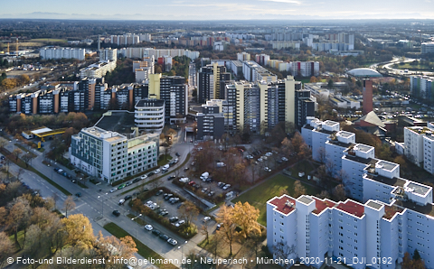 21.11.2020 - Marx-Zentrum und Karl-Marx-Ring 52-62 und Studentenwohnheim in Neuperlach