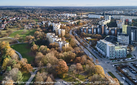 21.11.2020 - Marx-Zentrum und Karl-Marx-Ring 52-62 und Studentenwohnheim in Neuperlach