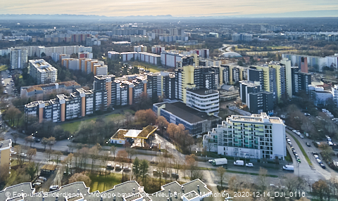 14.12.2020 - Marx-Zentrum und Karl-Marx-Ring 52-62 und Studentenwohnheim in Neuperlach