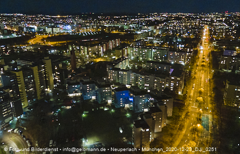 23.12.2020 - Marx-Zentrum und Karl-Marx-Ring 52-62 und Studentenwohnheim in Neuperlach