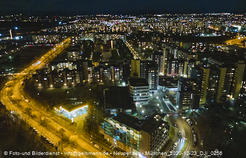 23.12.2020 - Marx-Zentrum und Karl-Marx-Ring 52-62 und Studentenwohnheim in Neuperlach