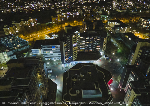 23.12.2020 - Marx-Zentrum und Karl-Marx-Ring 52-62 und Studentenwohnheim in Neuperlach