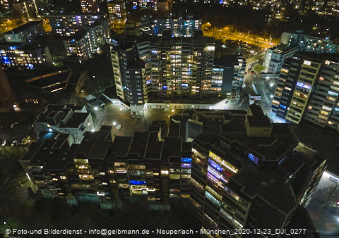 23.12.2020 - Marx-Zentrum und Karl-Marx-Ring 52-62 und Studentenwohnheim in Neuperlach