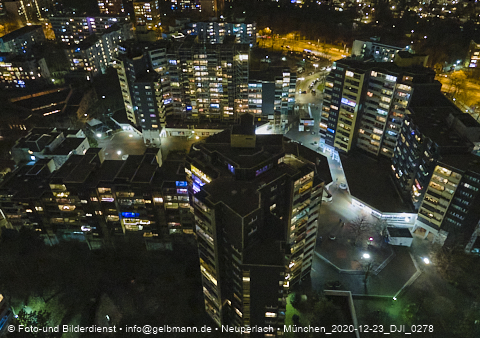 23.12.2020 - Marx-Zentrum und Karl-Marx-Ring 52-62 und Studentenwohnheim in Neuperlach