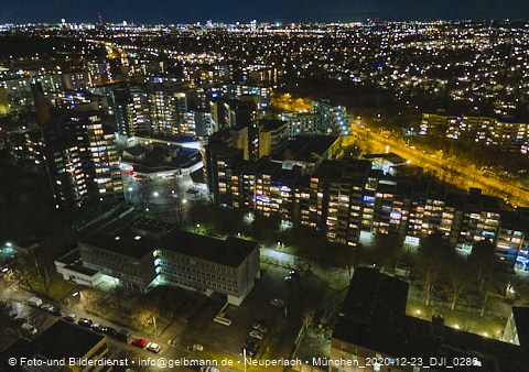23.12.2020 - Marx-Zentrum und Karl-Marx-Ring 52-62 und Studentenwohnheim in Neuperlach