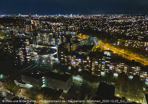 23.12.2020 - Marx-Zentrum und Karl-Marx-Ring 52-62 und Studentenwohnheim in Neuperlach