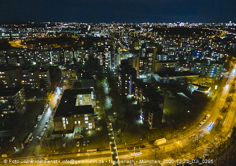 23.12.2020 - Marx-Zentrum und Karl-Marx-Ring 52-62 und Studentenwohnheim in Neuperlach