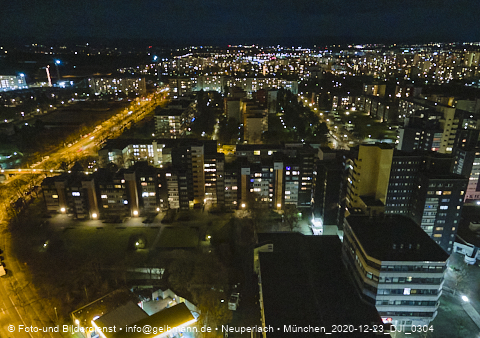 23.12.2020 - Marx-Zentrum und Karl-Marx-Ring 52-62 und Studentenwohnheim in Neuperlach