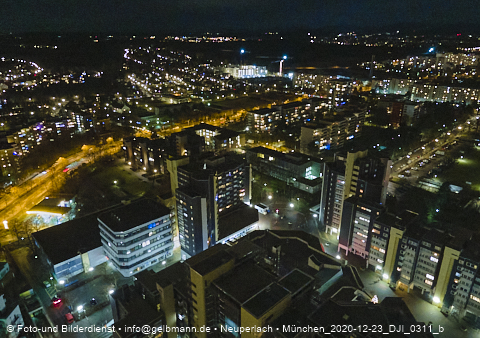 23.12.2020 - Marx-Zentrum und Karl-Marx-Ring 52-62 und Studentenwohnheim in Neuperlach